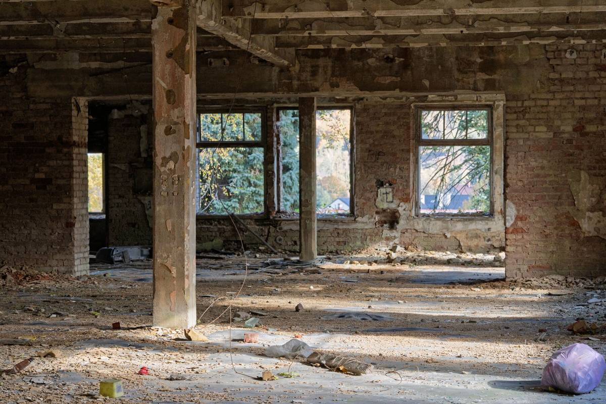 Eliáška complex and interiors — photograph 3