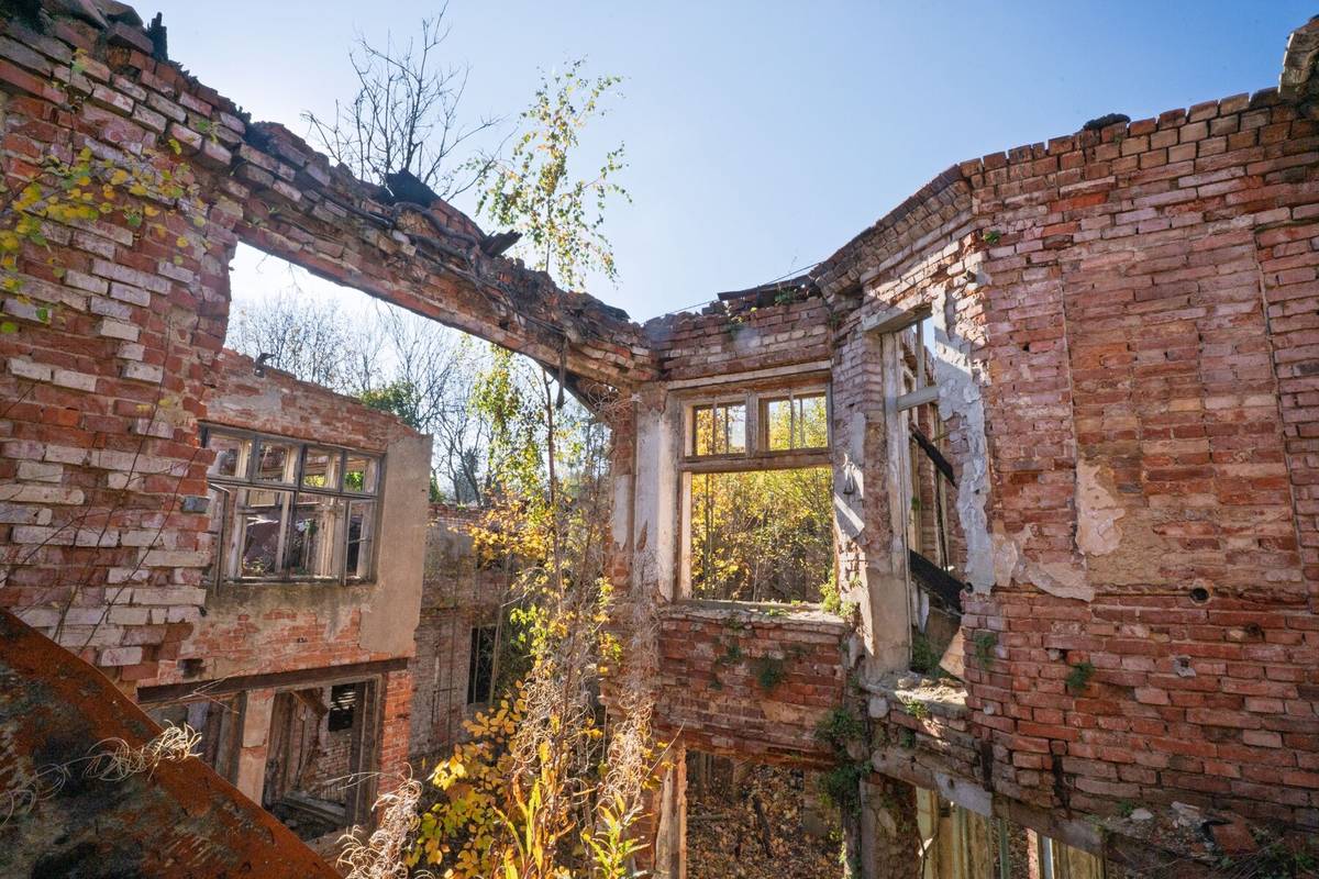 Eliáška complex and interiors — photograph 23