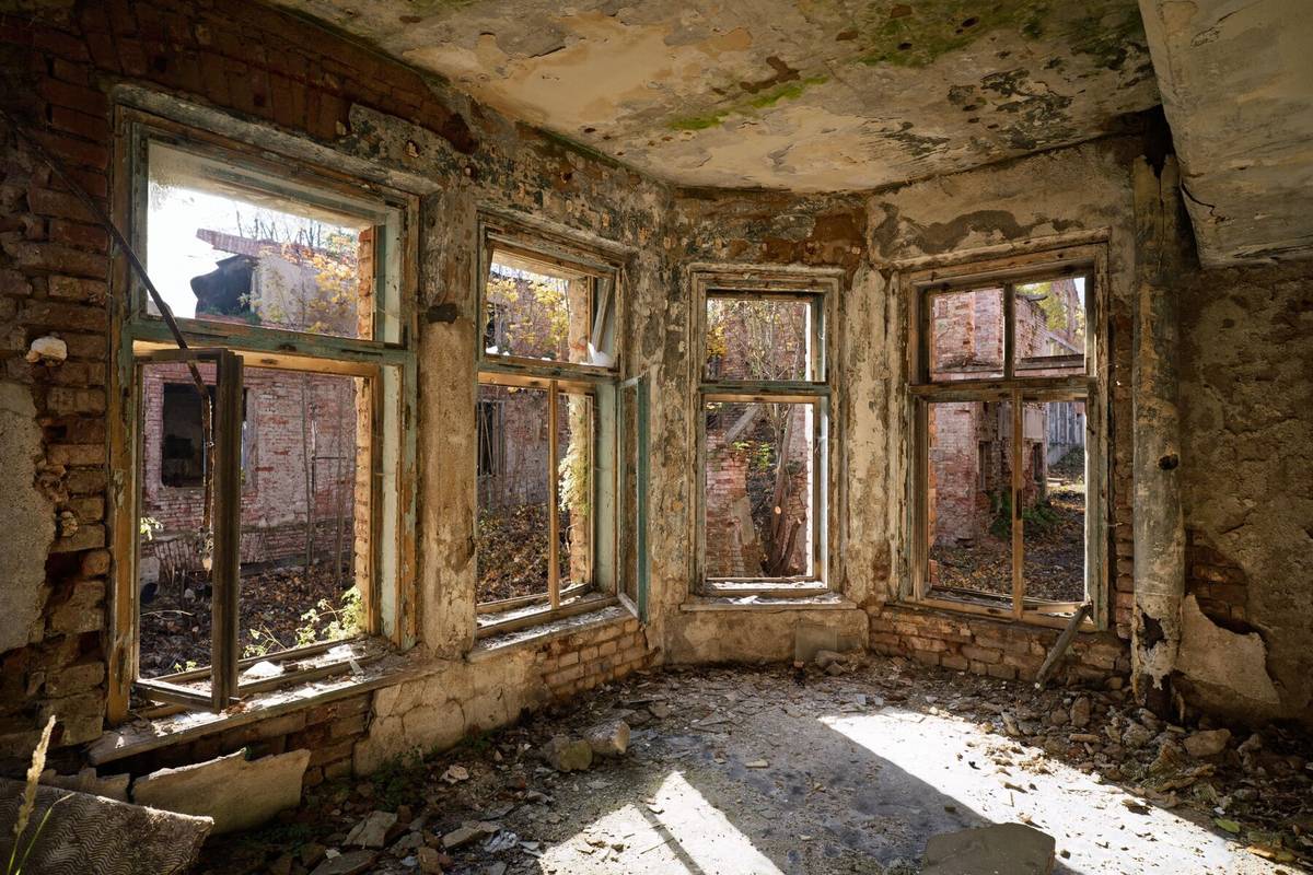 Eliáška complex and interiors — photograph 16
