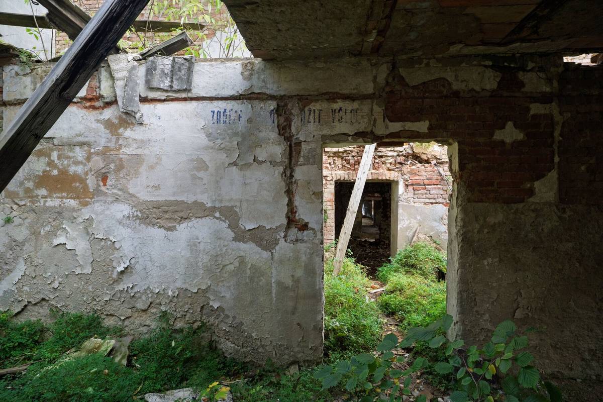 Eliáška complex and interiors — photograph 11