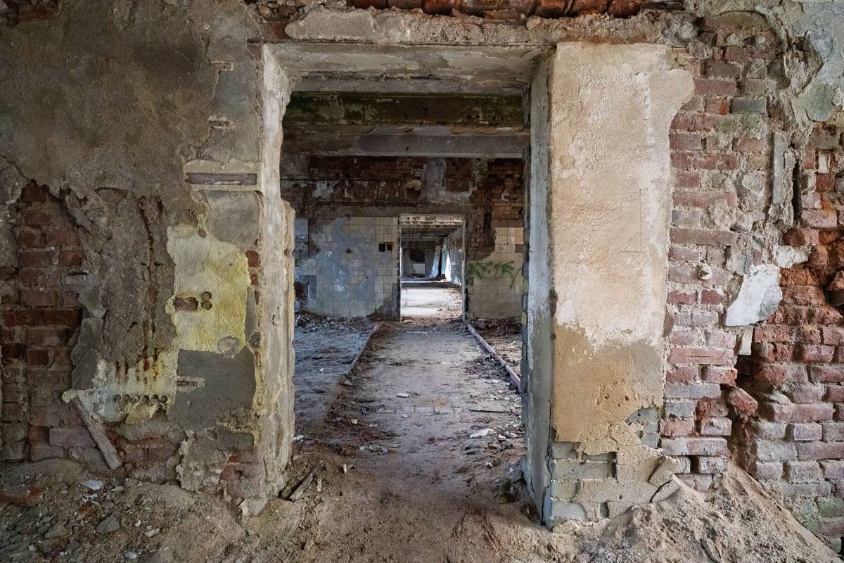 Eliáška complex and interiors — photograph 9