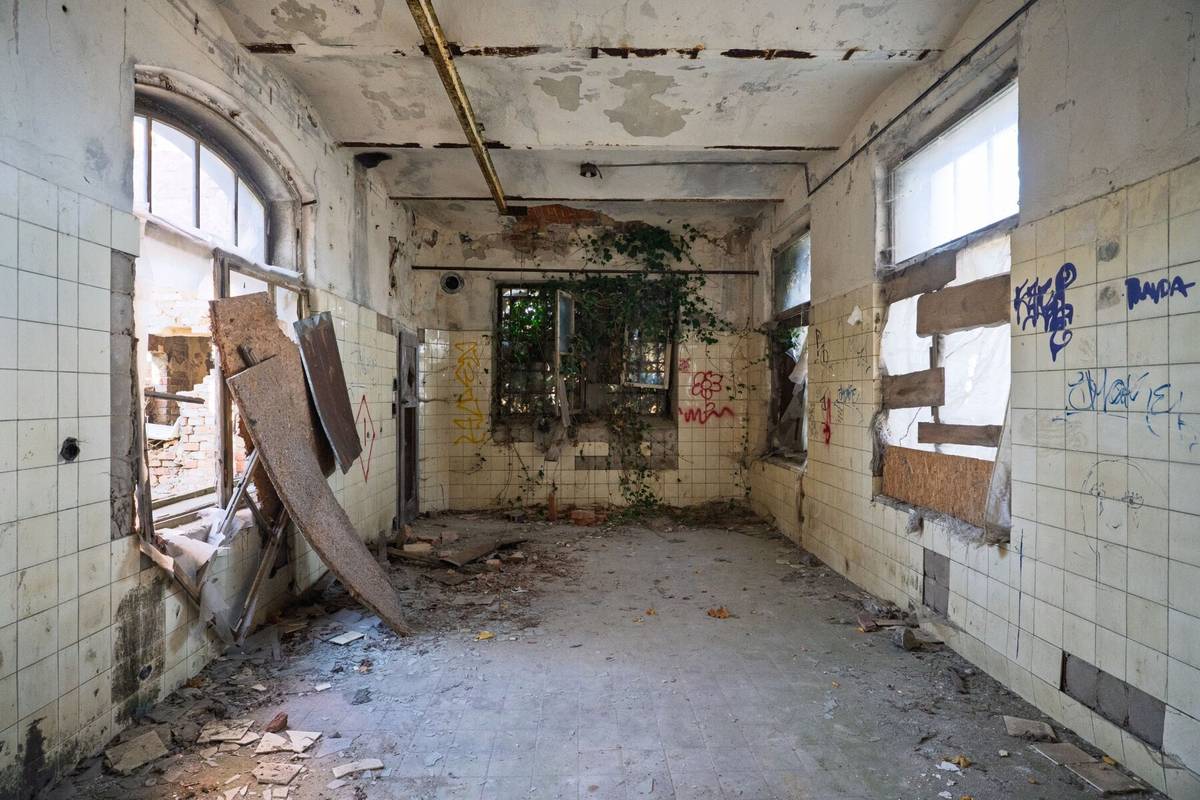 Eliáška complex and interiors — photograph 17